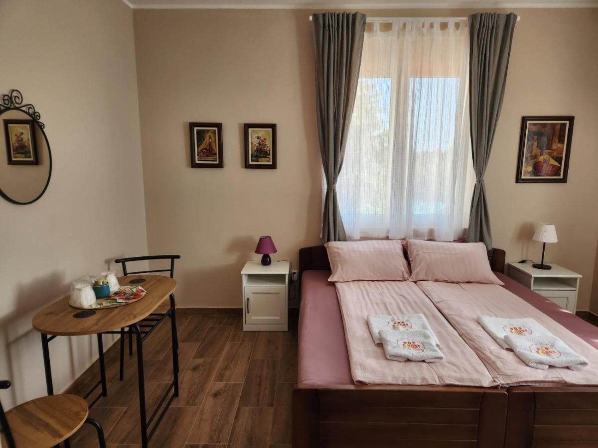 Roomsapartments Popcourt Pančevo Eksteriør bilde